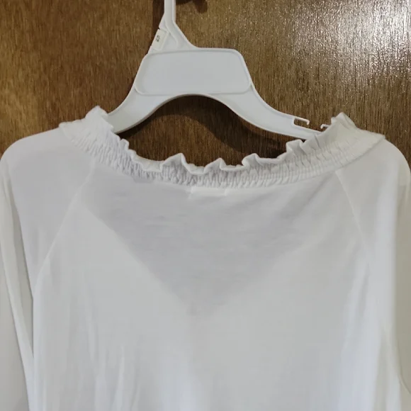 Coco + Carmen Cream Ruffle V-Neck Long Sleeve Top - Picture 5 of 8